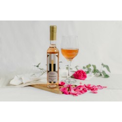 Băutură fermentată din petale de trandafiri